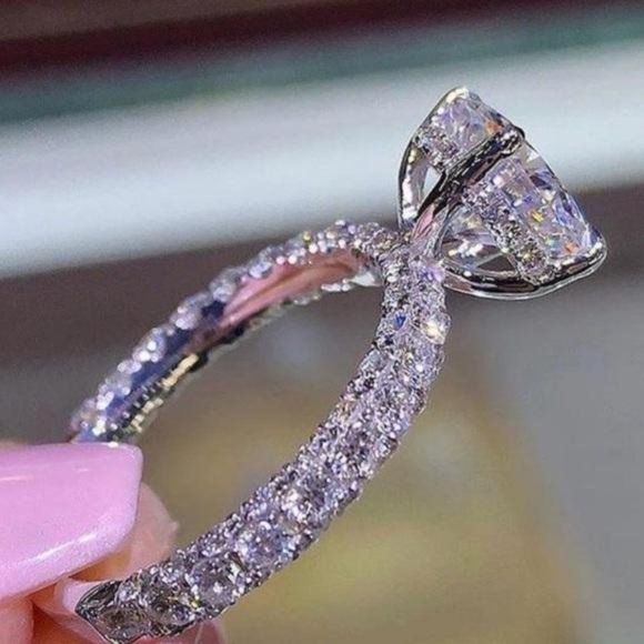 NEW 925 STERLING SILVER DIAMOND OVAL CUT RING, CUTE RING, SHINY RING. - Picture 3 of 3